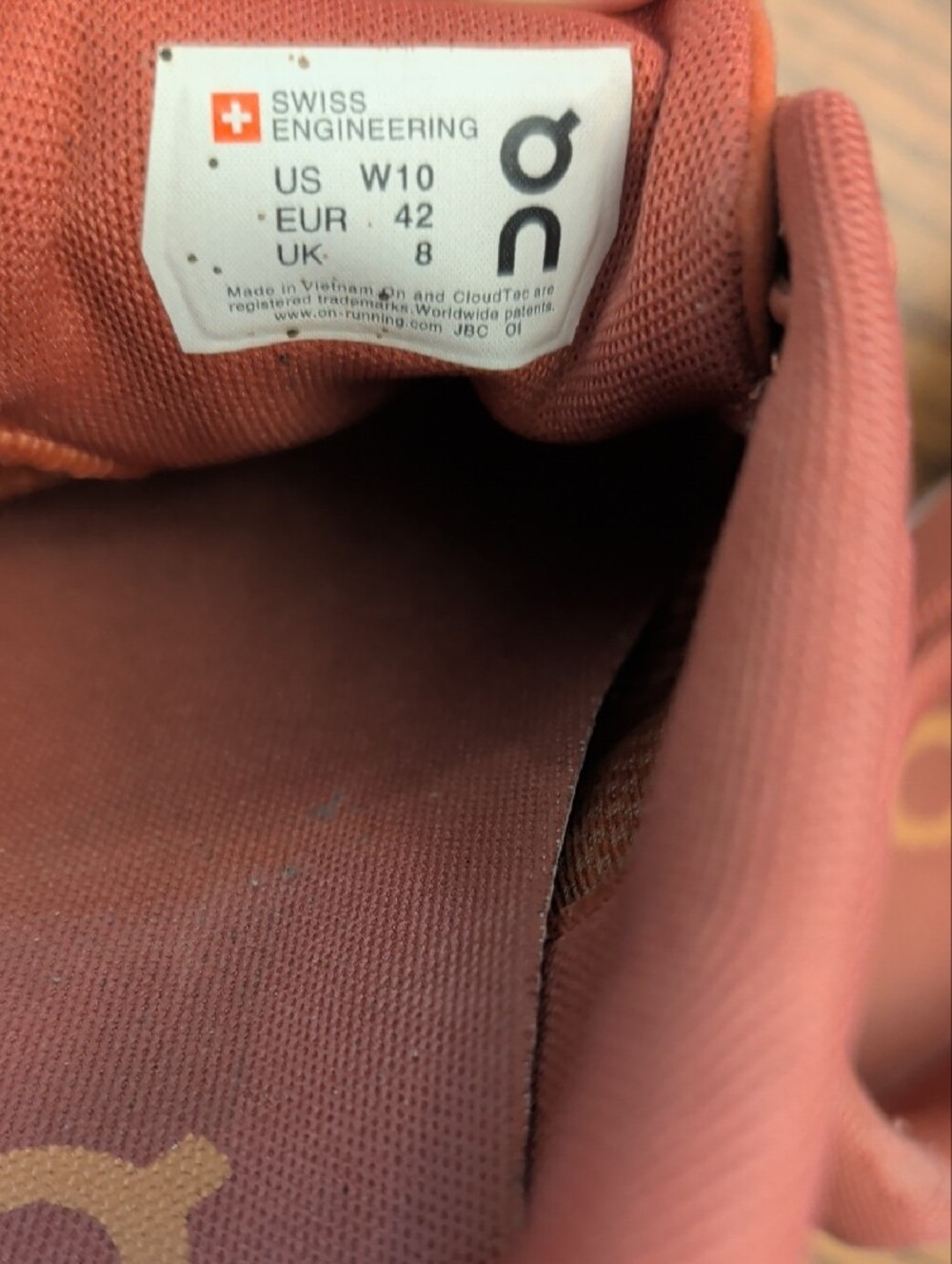 On Cloud Running Shoes Size 10 - Picture 7 of 8